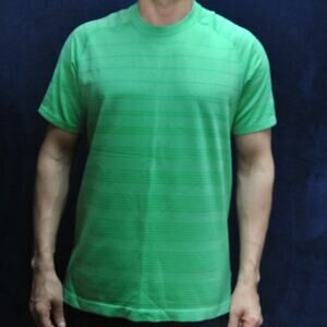 Lululemon Large Fit Green Athletic Short Sleeve Shirt